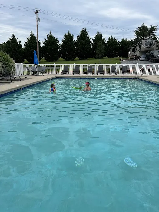 Sweet Water RV Park Picture 1