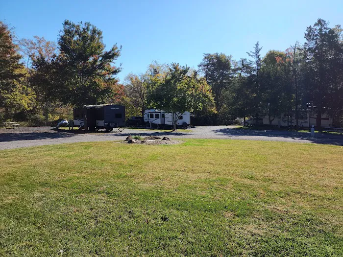 Sweet Water RV Park Picture 3