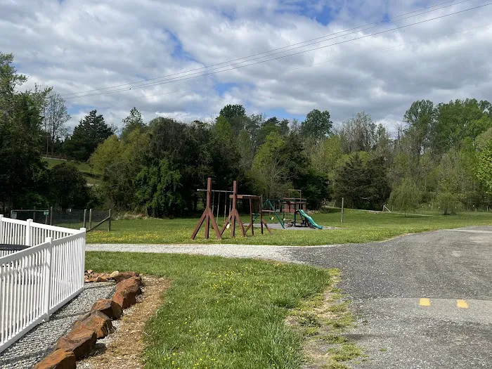 Sweet Water RV Park Picture 6