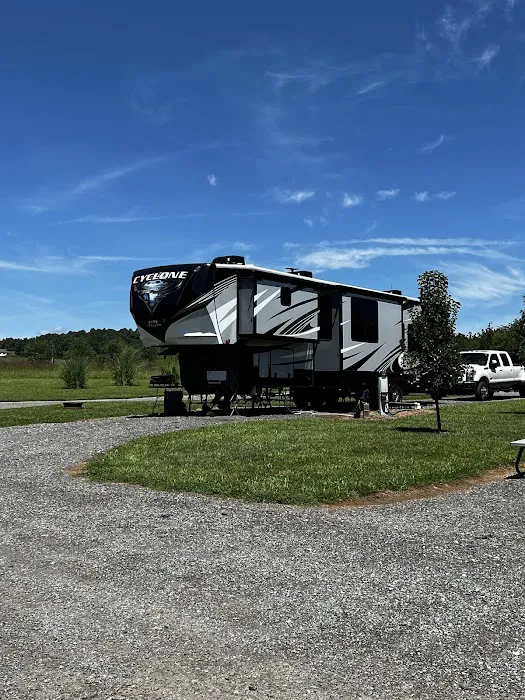 Sweet Water RV Park Picture 4
