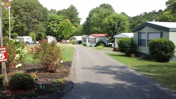 Oak Village Senior Mobile Home Park Picture 2