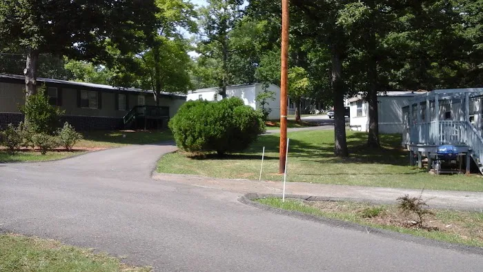 Oak Village Senior Mobile Home Park Picture 3
