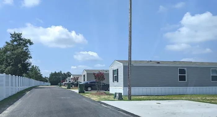 Rock Fish Mobile Home Community Picture 3