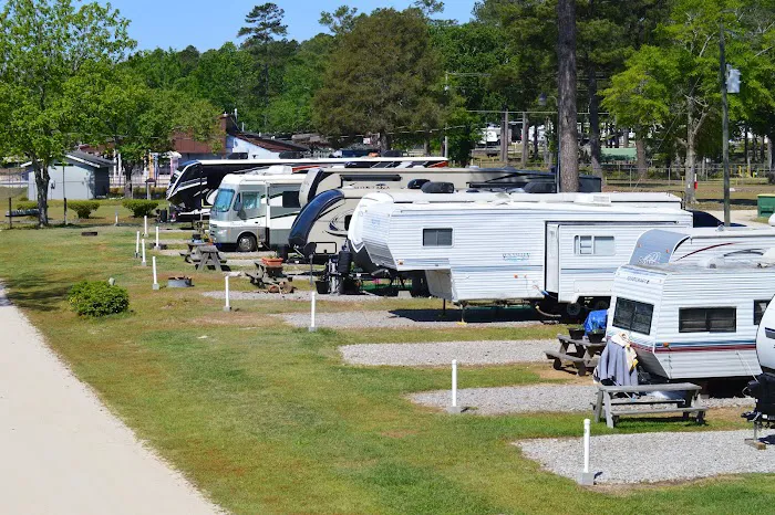 Waldo's Beach Campground Picture 2
