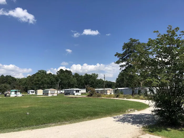 Eaglewood Mobile Home Park Picture 5