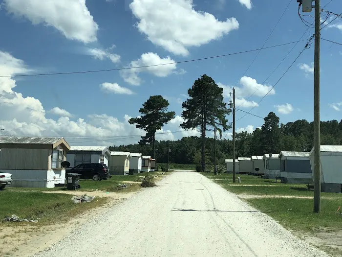 Eaglewood Mobile Home Park Picture 6