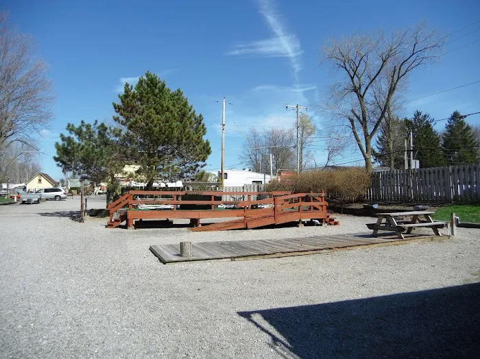 Sabo's Lake Front Camping and Resort Picture 5