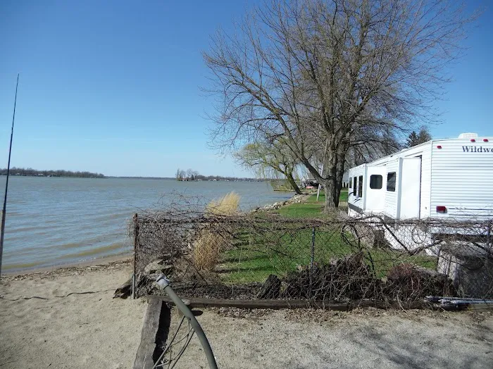 Sabo's Lake Front Camping and Resort Picture 8