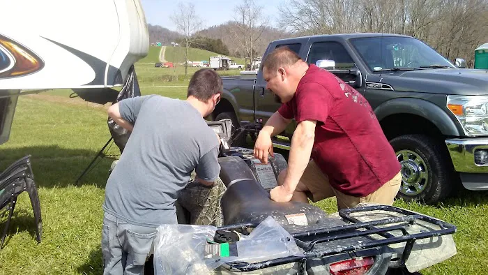 Dave and Kaye's Family Campground at BMS Raceway Picture 8