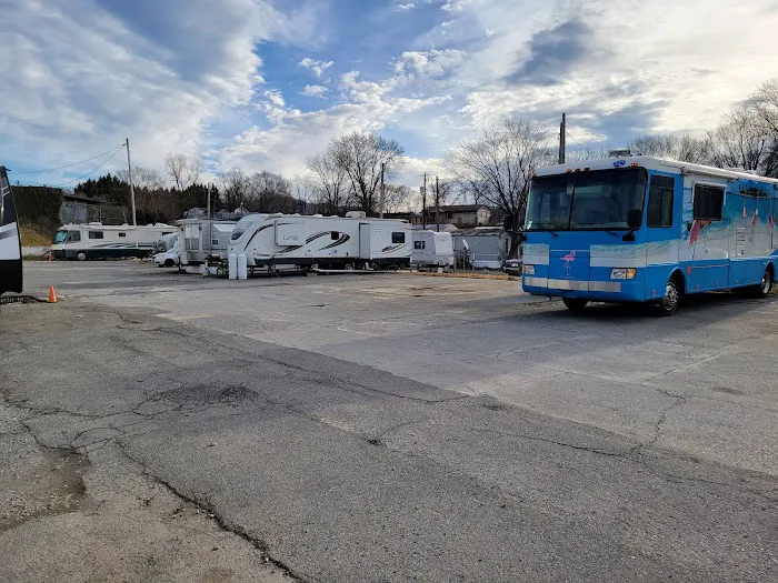 Economy Overnight Park Picture 2