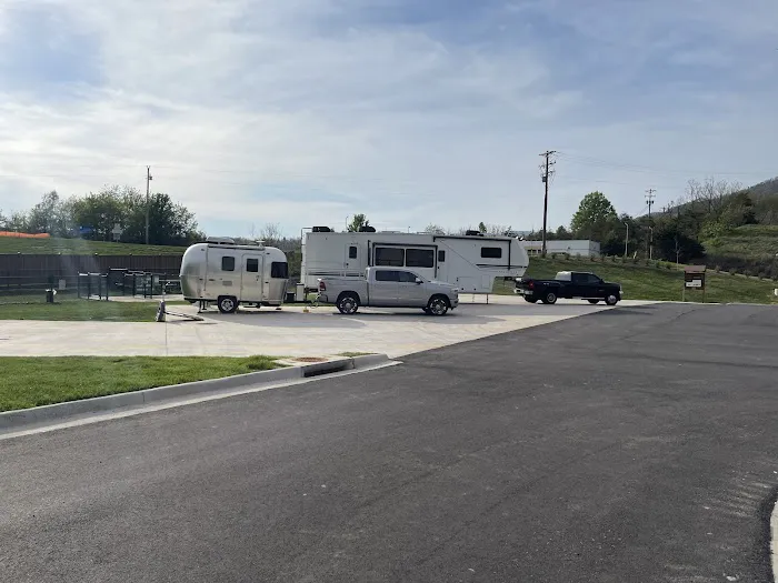Love's RV Hookup Picture 9