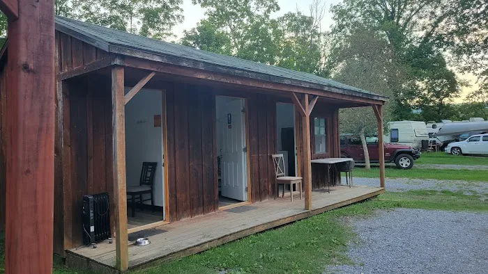 Around Pond RV Park Picture 3