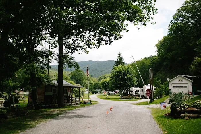 Mountain River Family Campground Picture 4