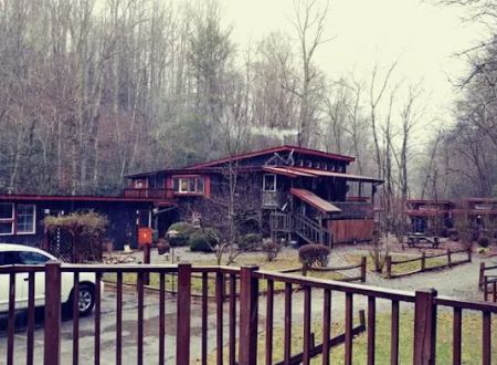 Laurel Falls Lodge & Campground