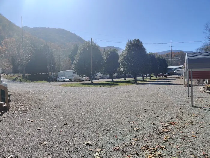 Mountain Retreat RV Park Picture 6