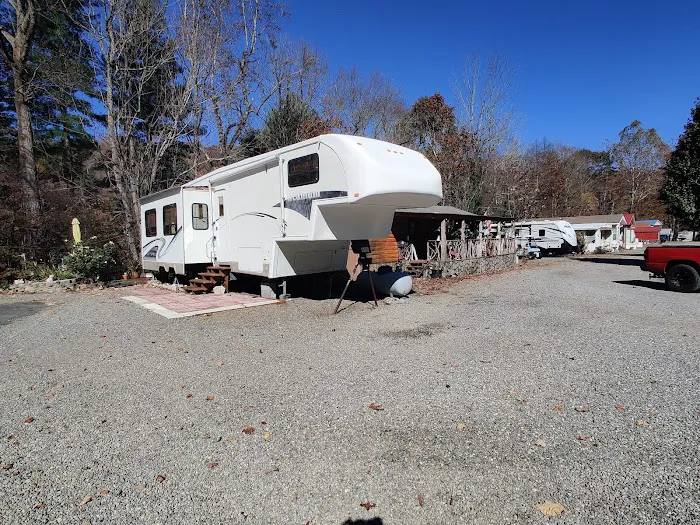 Mountain Retreat RV Park Picture 4