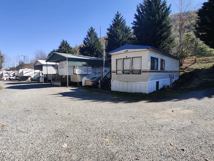 Mountain Retreat RV Park Picture 9