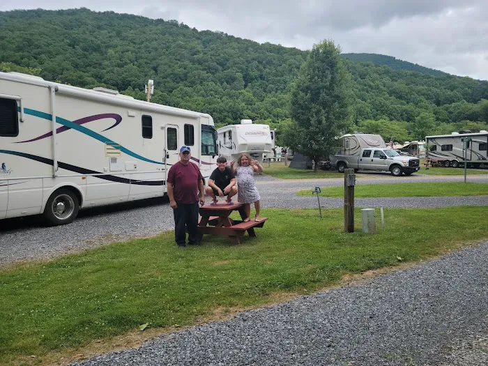 Cross Creek RV Park Picture 1