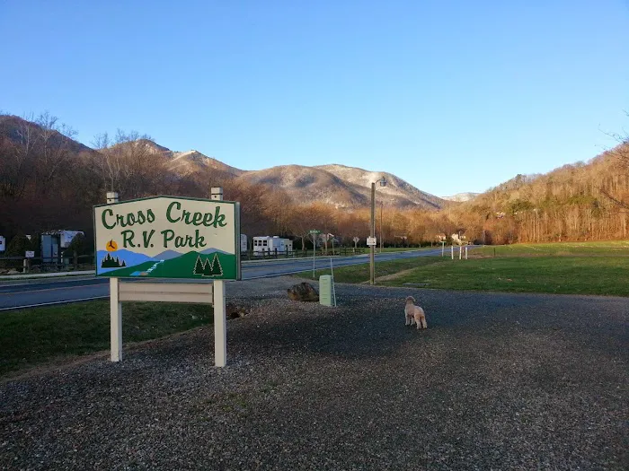 Cross Creek RV Park Picture 8