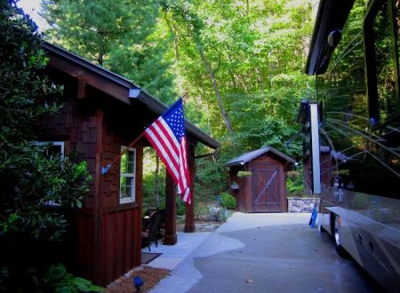 Creekside Cove Motor Coach Park