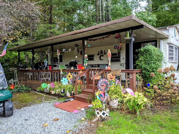 Country Woods RV Park Picture 7