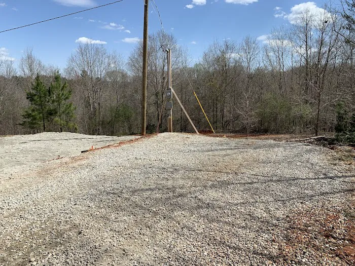 F and R RV Park Picture 3