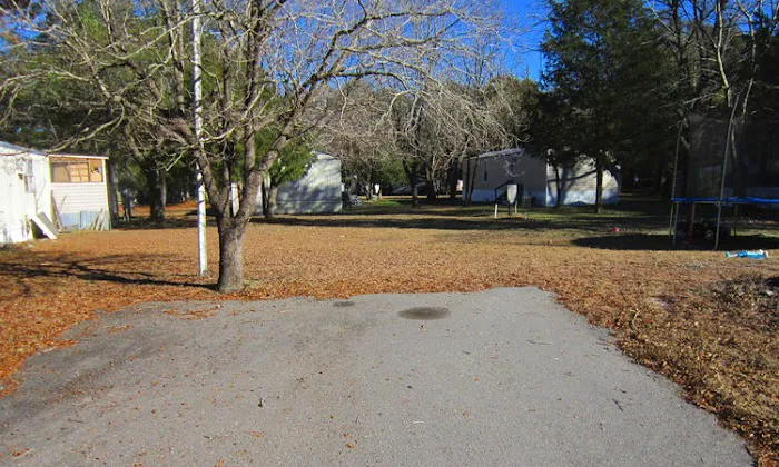 Gray's Creek Mobile Home Community Picture 3