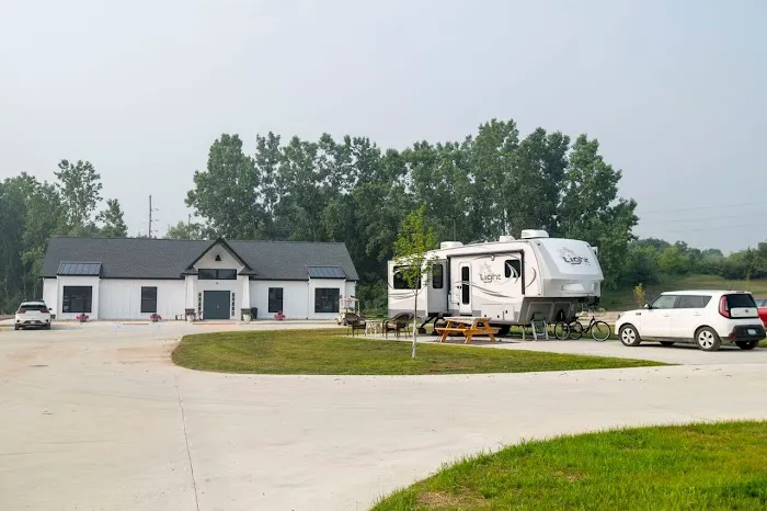 Hidden Lakes RV Resort Picture 5