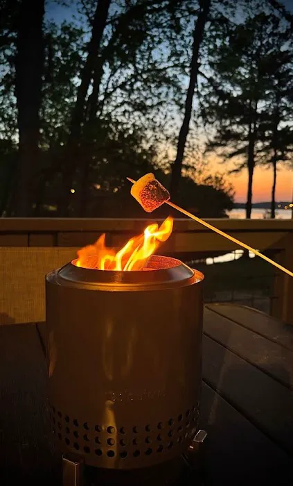 Hartwell Cove Resort Picture 4