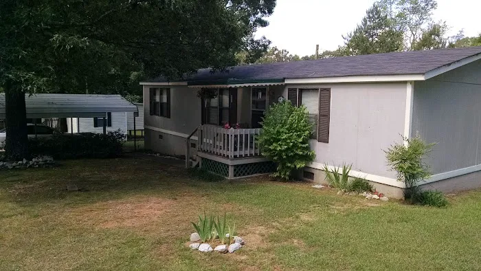 Near Lakes Mobile Home Community Picture 8