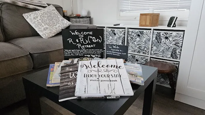 R & R's Modern Retreat Picture 1