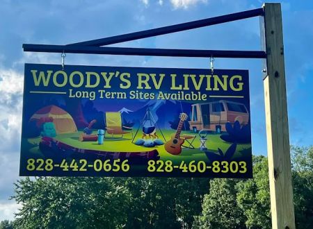 Woody's RV Living, LLC
