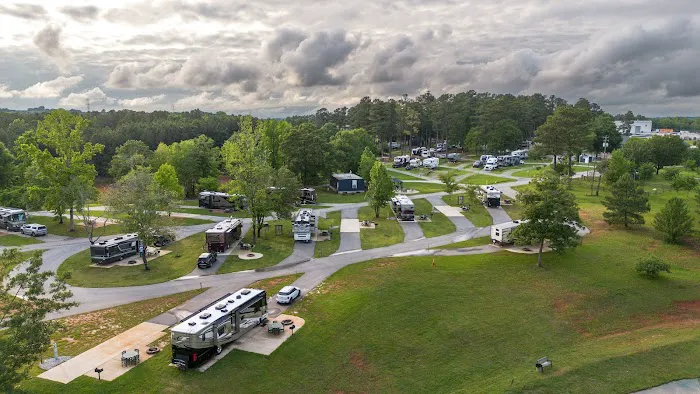 Spacious Skies Campgrounds - Peach Haven Picture 5