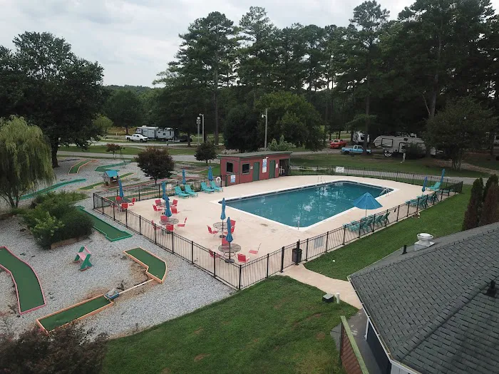 Spacious Skies Campgrounds - Peach Haven Picture 3