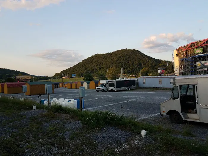 Rogers Gardens Campground Picture 7