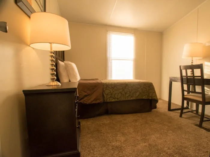 Parrish Manor Picture 7
