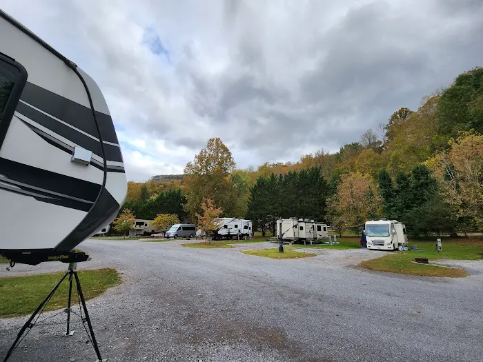 Jessie Lea RV Park & Campground Picture 6