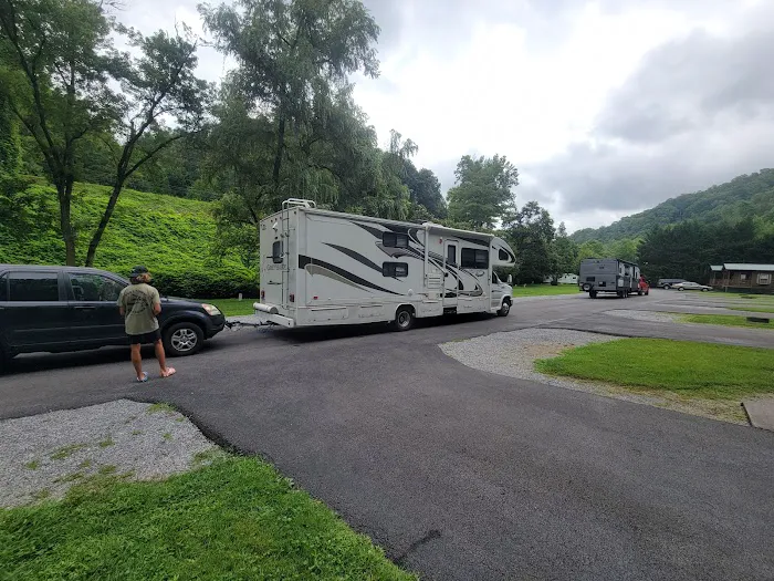 Twin Creek RV Resort Picture 2