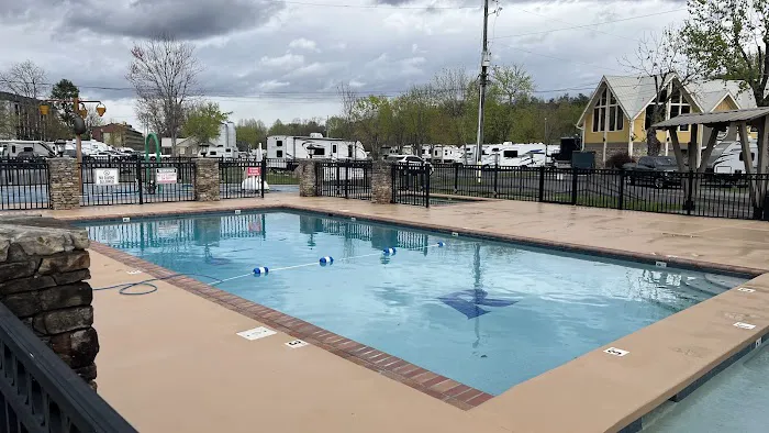 Riveredge RV Park and Log Cabin Rentals Picture 2