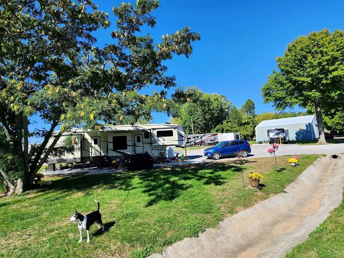 Rollin On The River RV Park Picture 9