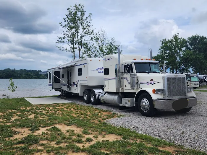 Sunset Haven Riverfront Campground Picture 5