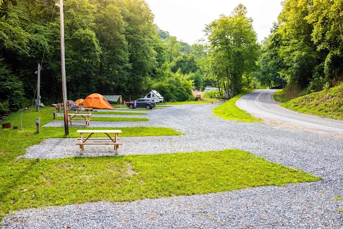 Nantahala Tiny Homes and RV Park Picture 8
