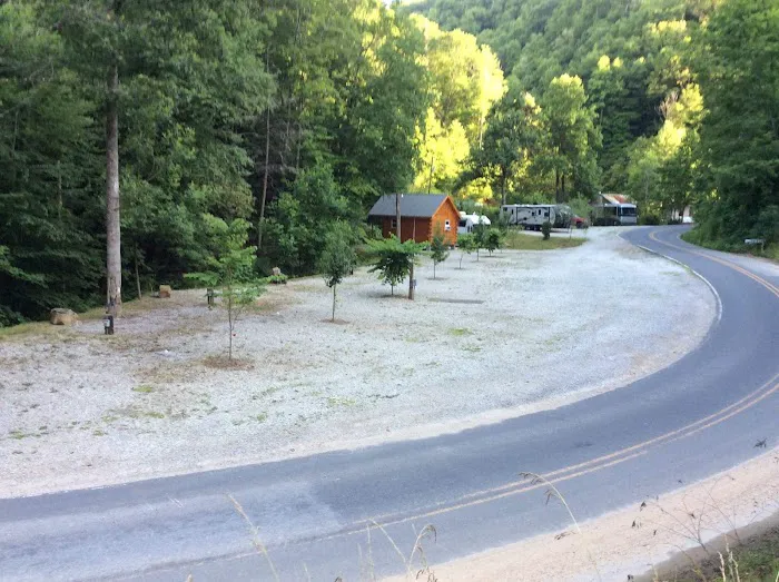Nantahala Tiny Homes and RV Park Picture 3