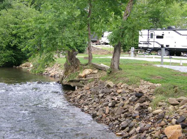 Sweetwater Sights RV Park & Cabins Picture 6