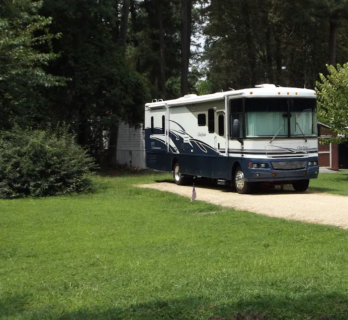 Village Squire Mobile Estates & RV Park Picture 1