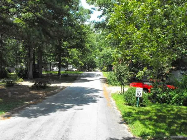 Village Squire Mobile Estates & RV Park Picture 5