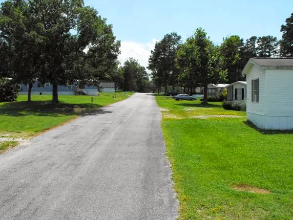 Village Squire Mobile Estates & RV Park Picture 6