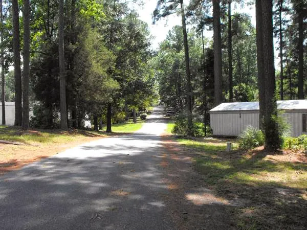 Village Squire Mobile Estates & RV Park Picture 8