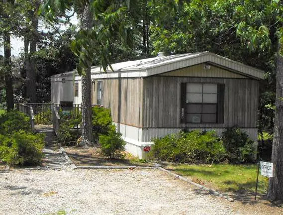 Village Squire Mobile Estates & RV Park Picture 3