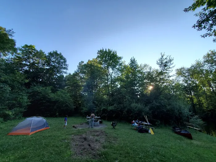 Island Lake-Canoe Campground Picture 5